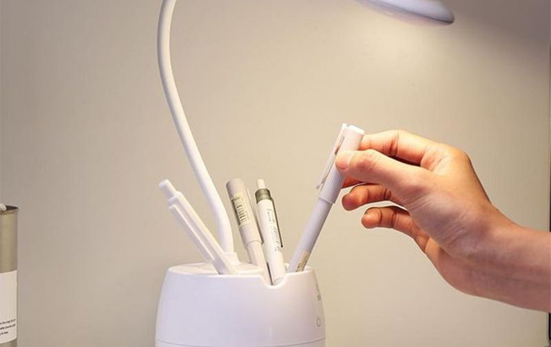LAMPE LED DE BUREAU AVEC RANGEMENT INTEGRE